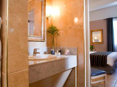 Artea Aix Centre Hotel 3*