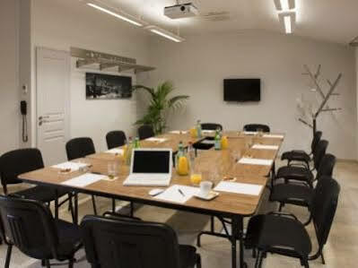Artea Aix Centre Hotel 3*